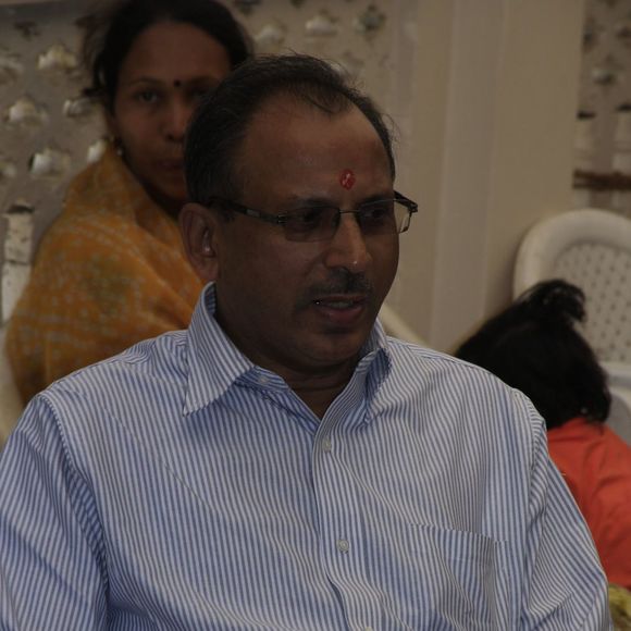 Poshmark profile picture for @girish